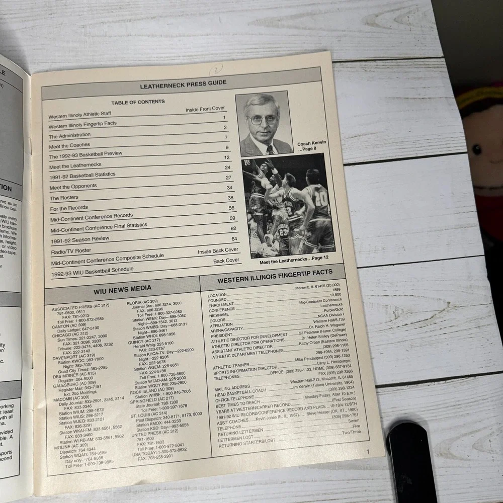 Vintage NCAA Western Illinois University Men's Basketball Media Guide 1992-1993